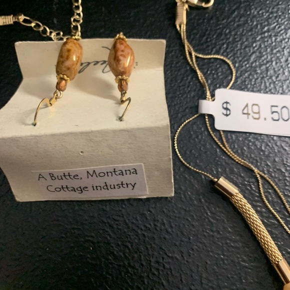 New Macy’s Gold Chain Necklace w/New Neeley Gold Stone Earrings. - Picture 7 of 9